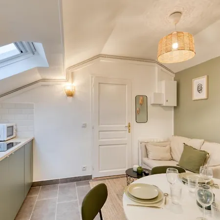 Appartement T3 Just Outside Paris *